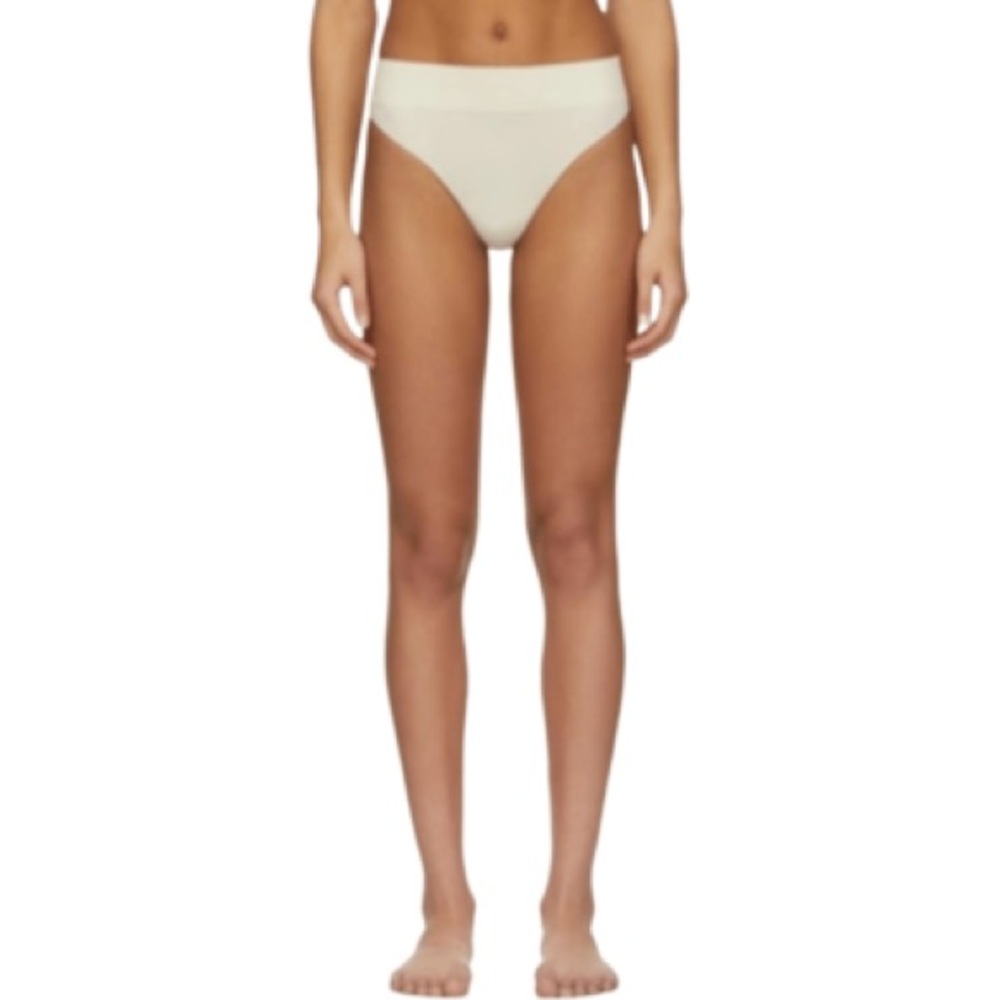 SKIMS Stretch Rib Set Bone - Picture 4 of 6